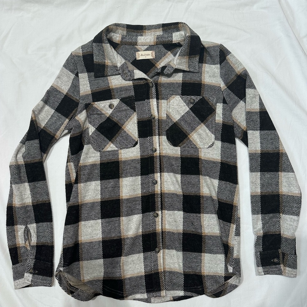 Black & Cream Plaid Button-Up Shirt